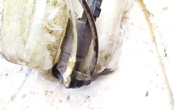 Renault Scenic II - Grand scenic II Windscreen/windshield washer pump