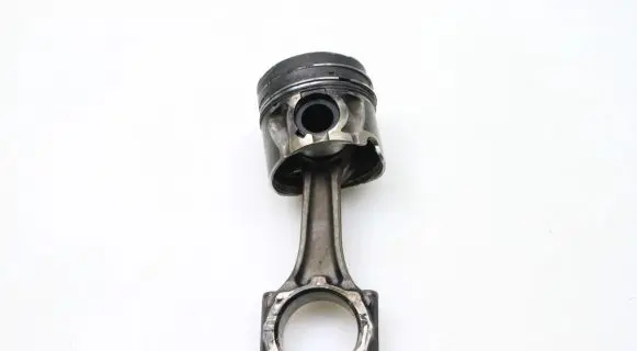 Opel Astra J Piston with connecting rod