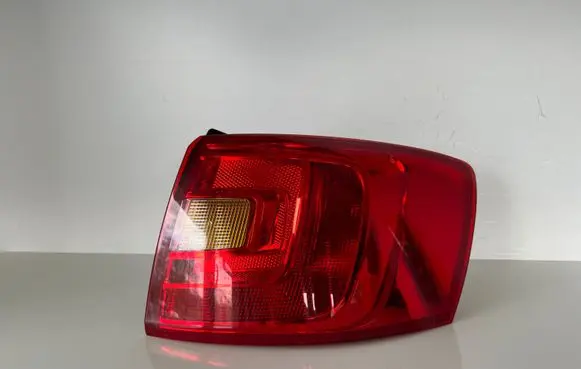 Volkswagen Jetta VI Rear/tail lights 5C6945095E