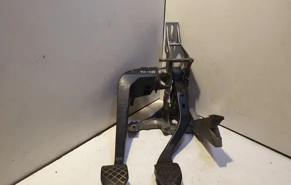 Audi A4 S4 B6 8E 8H Pedal assembly 8E1721117A 8E1721140