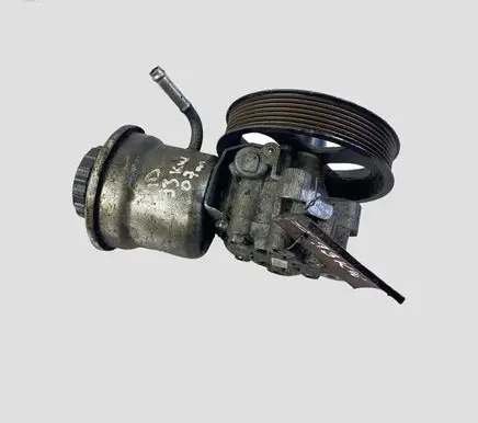 Toyota Avensis T250 Power steering pump
