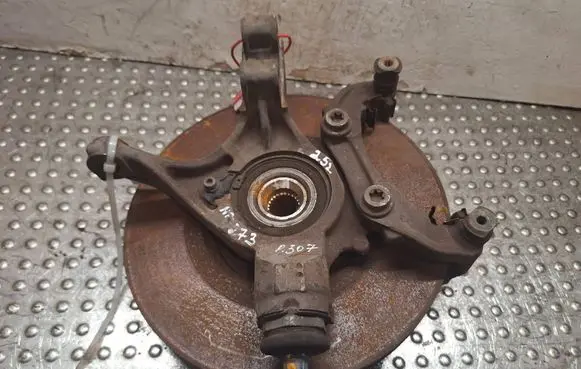 Peugeot 5008 Front wheel hub spindle knuckle S14765273