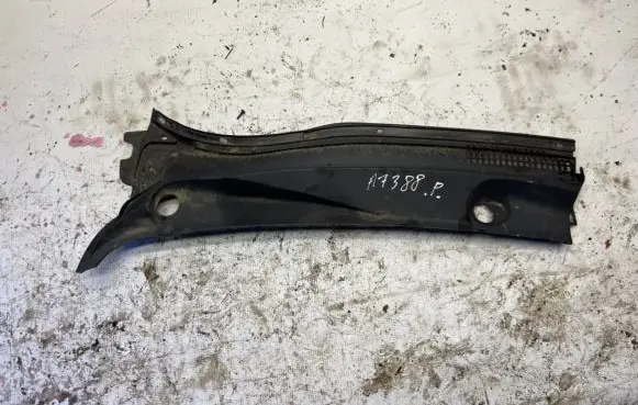 Toyota Avensis T250 Wiper trim 5578205030 55782-05030