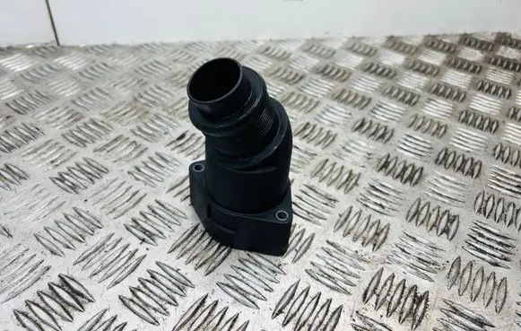 Volkswagen Golf VII Air intake hose/pipe 04L131111M
