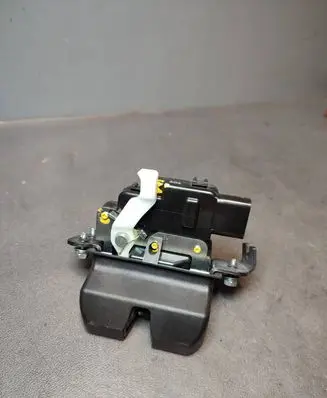 Tailgate/trunk/boot lock/catch/latch