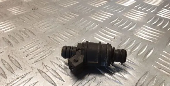 Opel Zafira A Fuel injector 90536149 5WK93151