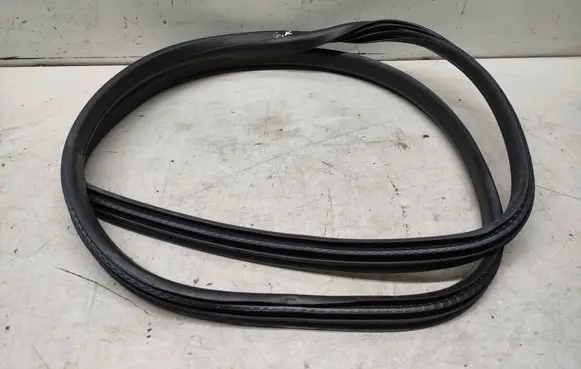 Volvo XC60 Rubber seal rear door