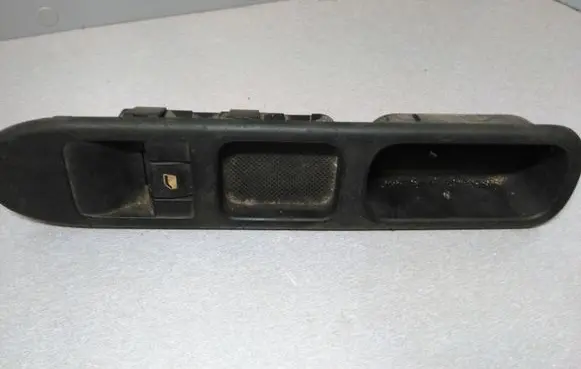 Peugeot 207 Electric window control switch 96548606