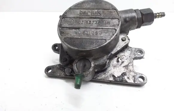 Opel Vectra B Vacuum pump 9053139 0252738