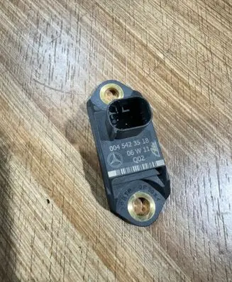 Mercedes-Benz S W221 Acceleration sensor 0045423518
