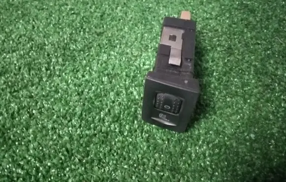 Volkswagen Golf IV Seat heating switch 1J0963564B