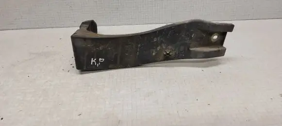 Audi A4 S4 B6 8E 8H Front bumper mounting bracket 8L0821137B
