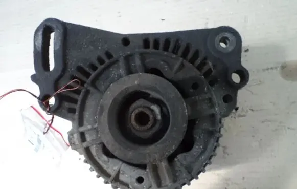 Volkswagen Golf III Generator/alternator