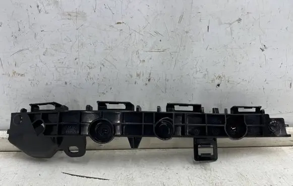 Toyota Yaris XP210 Rear bumper mounting bracket 52576-k0020