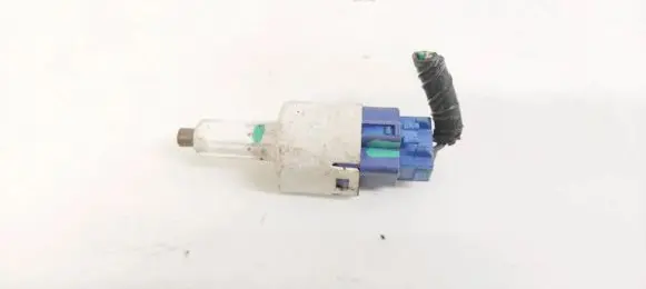 Toyota Land Cruiser (J100) Brake pedal sensor switch