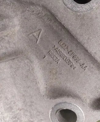 Land Rover Range Rover L322 Engine mount bracket BJ326P096AA