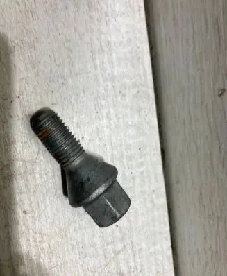 Renault Clio V Nuts/bolts 