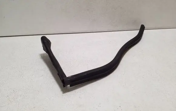 Mercedes-Benz CLS C218 X218 Engine compartment rubber A2186280198