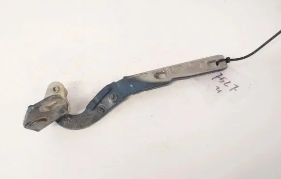 Audi A2 Tailgate/trunk/boot hinge 8z0827300a