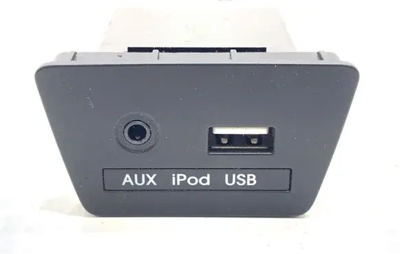 Hyundai ix35 USB socket connector 961102S500