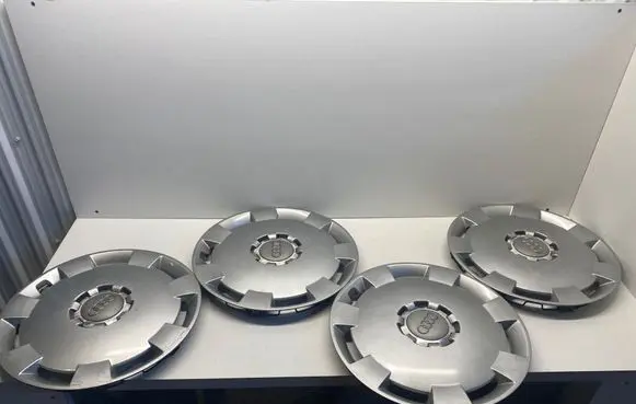 Audi A3 S3 8P R16 wheel hub/cap/trim 8P0601147A