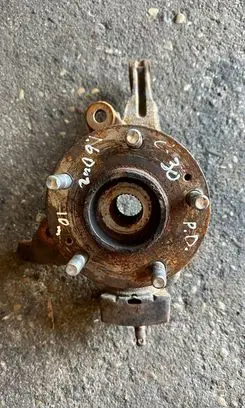 Hyundai i30 Front wheel hub