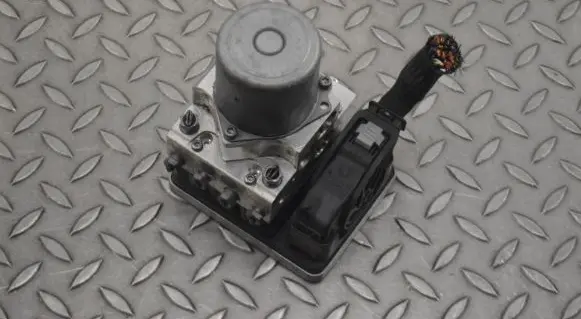 Mercedes-Benz GLE W167 ABS Pump A1679000118