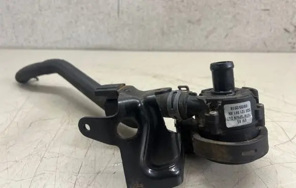 Seat Leon (5F) Electric auxiliary coolant/water pump 5Q0121591AN