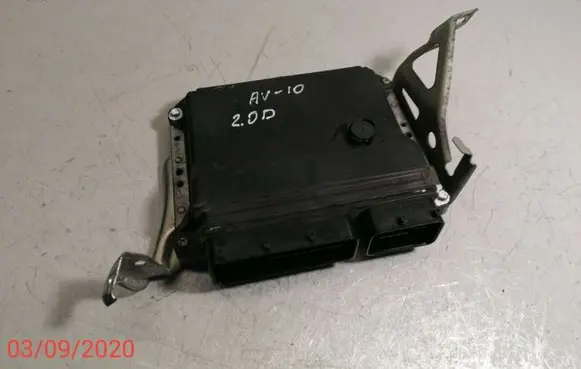 Toyota Avensis T270 Engine control unit/module 8966105D22