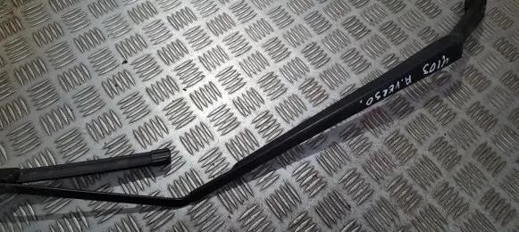 Toyota Avensis Verso Front wiper blade arm 6470