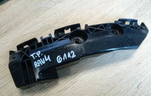 Rear bumper mounting bracket