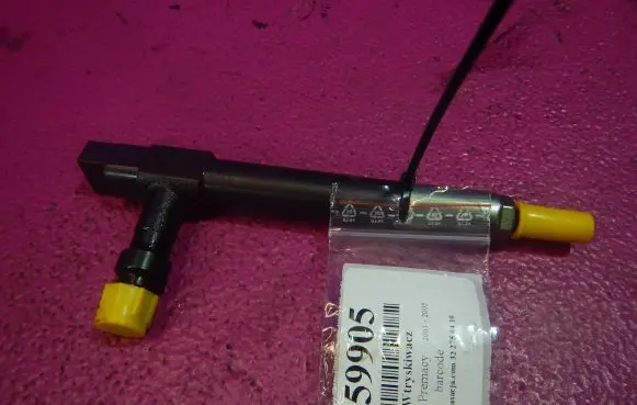Mazda Premacy Fuel injector 7390