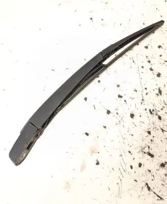 Rear wiper blade arm