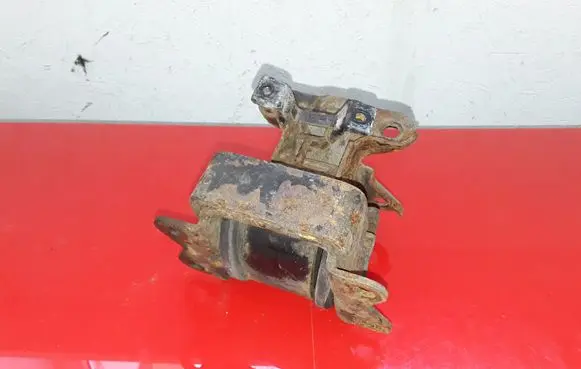 Hyundai Trajet Engine mount bracket NOCODE