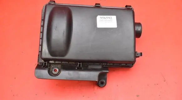 Toyota Prius (XW30) Air filter box 2114