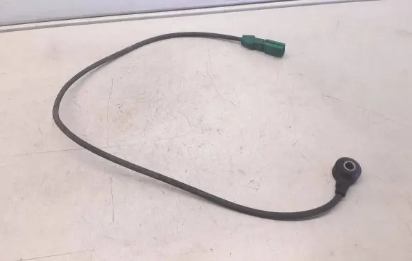Audi A4 S4 B7 8E 8H Detonation knock sensor 070905377