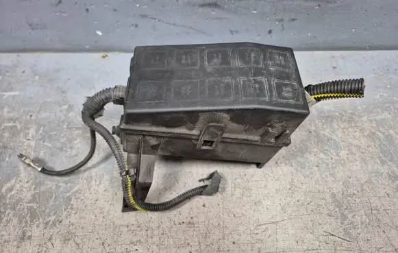 Opel Vectra B Fuse box set 90506007