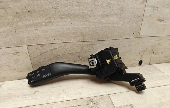 Volkswagen Touran I Indicator stalk 1K0953513A