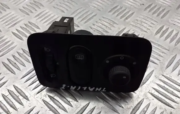 Renault Thalia I A set of switches 7700431686