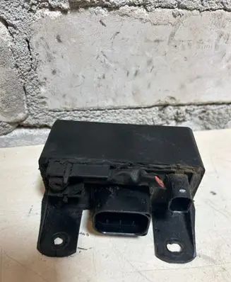 Mercedes-Benz E W211 Glow plug pre-heat relay