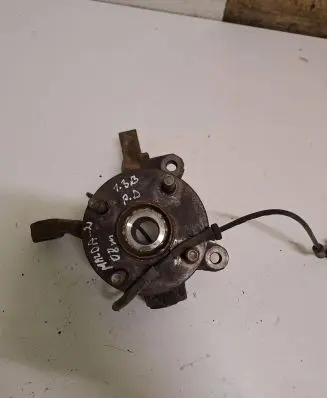 Mazda 2 Front wheel hub