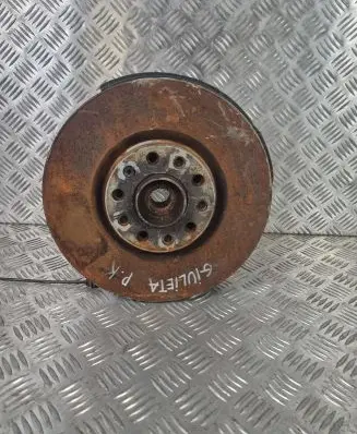 Front wheel hub