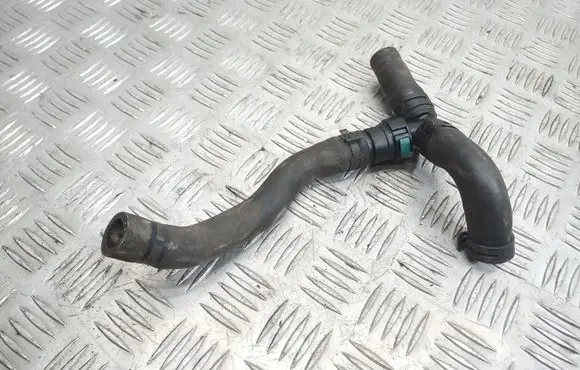 Land Rover Discovery 3 - LR3 Engine coolant pipe/hose