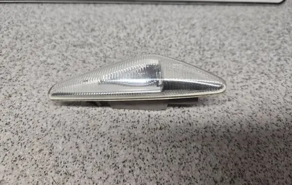 BMW X5 E70 Front fender indicator light 7171007 135V07W 0218100