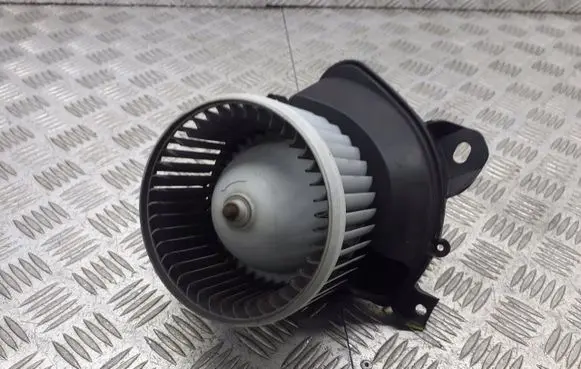 Opel Corsa D Front door blower motor 13335075