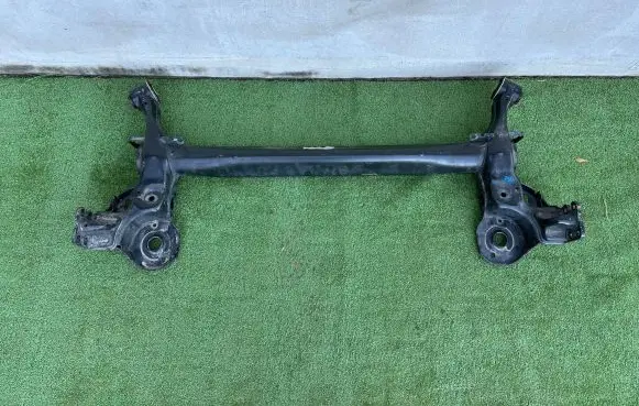 Peugeot 2008 I Rear axle beam 