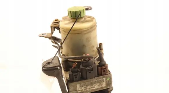 Skoda Fabia Mk1 (6Y) Power steering pump 6Q0423155AD