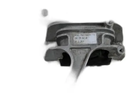 Engine mount vacuum valve