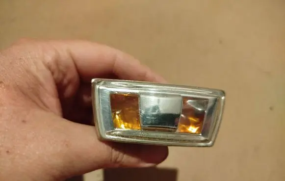 Opel Corsa D Front fender indicator light 13252455 13252456