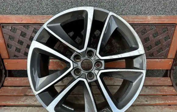 Jaguar F-Type R19 alloy rim 
